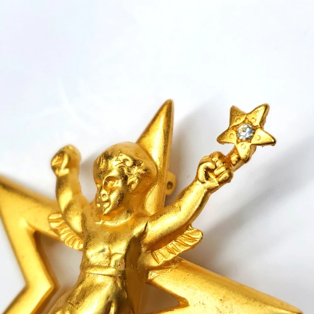 Vintage cherub star
